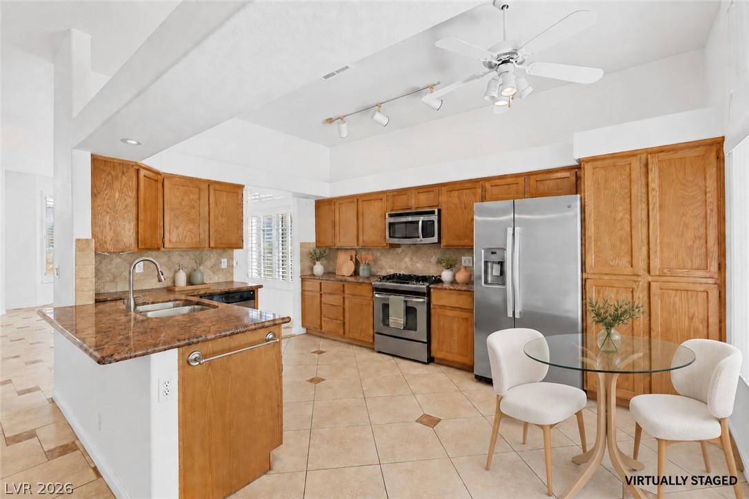 Photo 4 of 1413 Sun Copper Drive