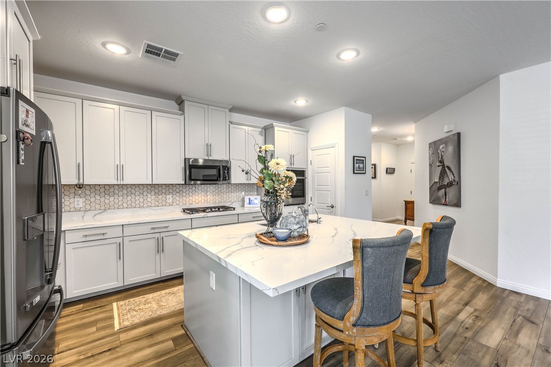 Photo 9 of 51, 2555 Hampton Road #4104