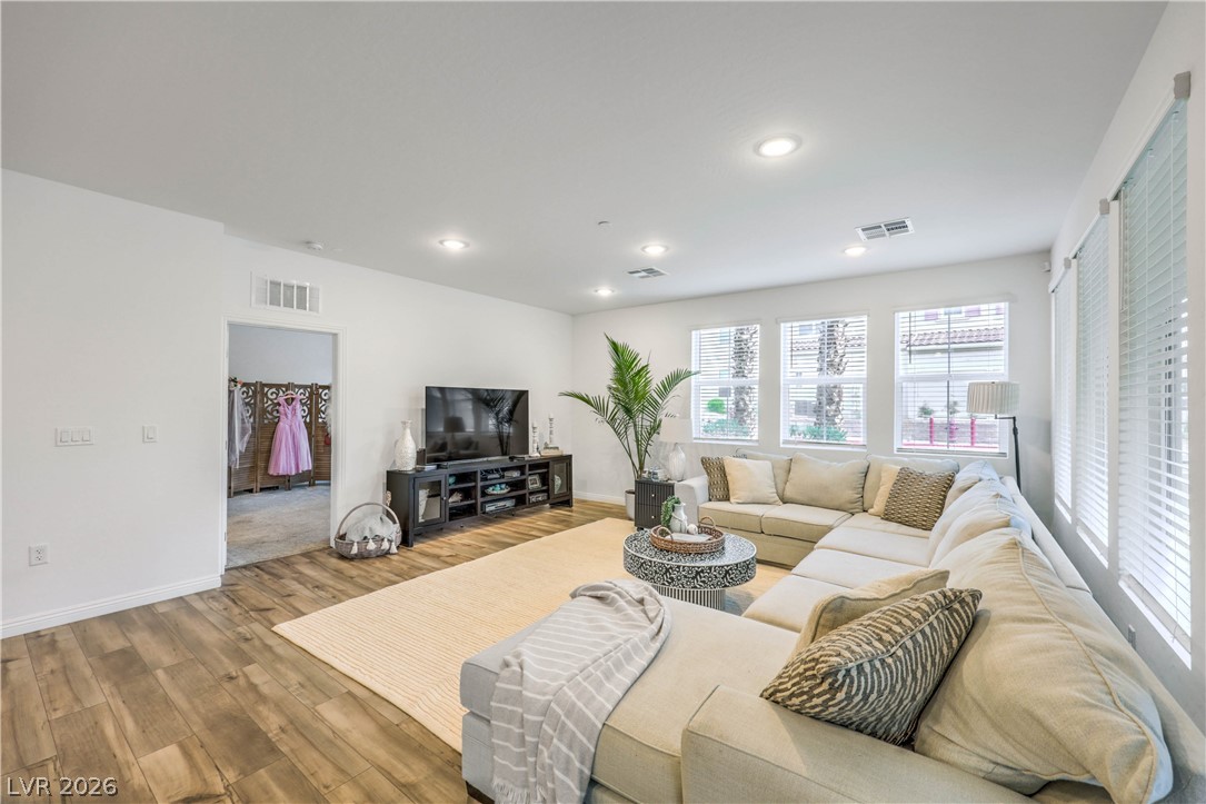 Photo 12 of 51, 2555 Hampton Road #4104