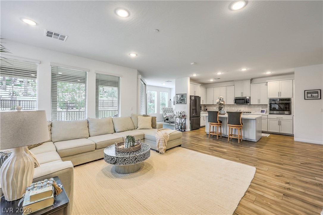 Photo 14 of 51, 2555 Hampton Road #4104