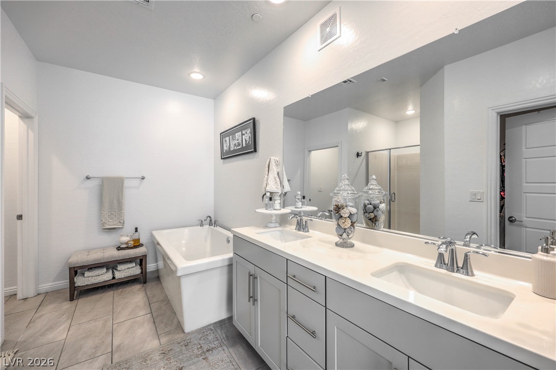 Photo 20 of 51, 2555 Hampton Road #4104