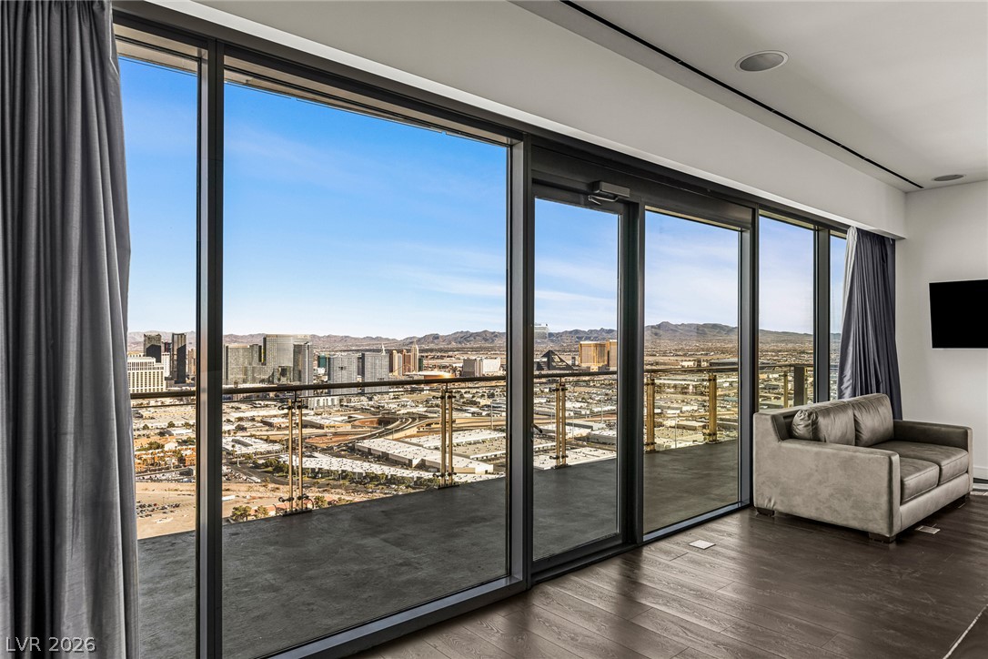 Photo 15 of 80, 4381 W Flamingo Road #57308
