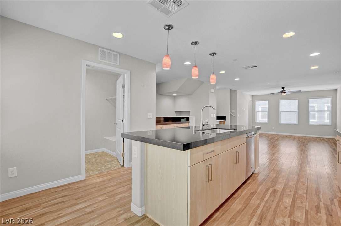 Photo 19 of 61, 9050 W Tropicana Avenue #1066