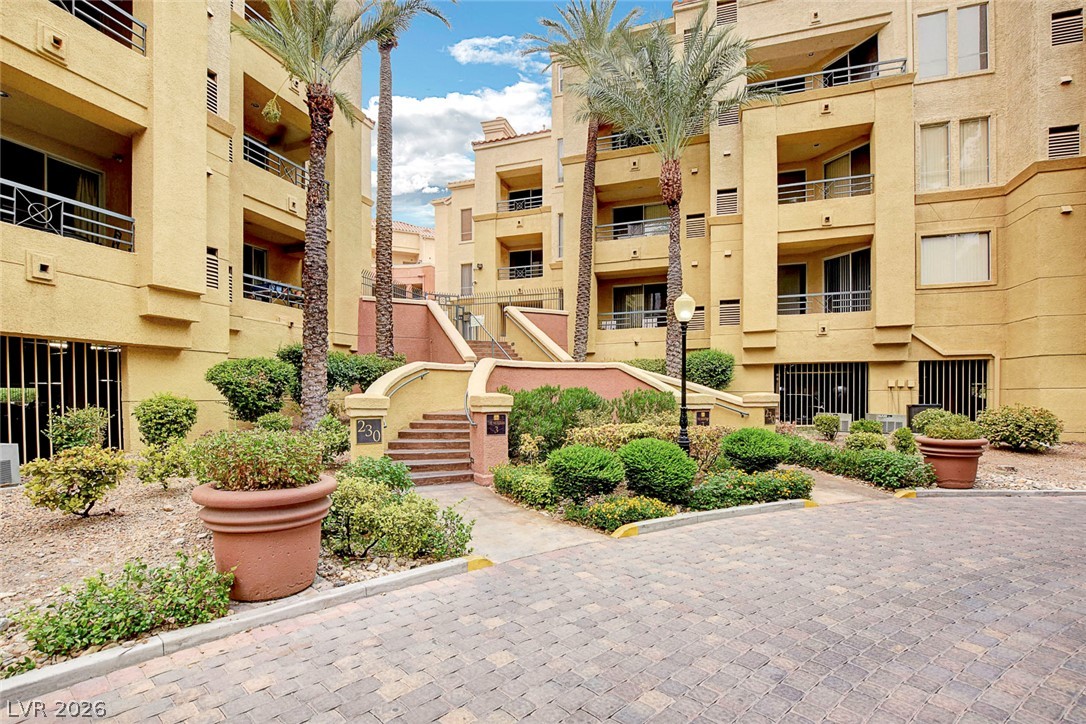 Photo 32 of 66, 230 E Flamingo Road #106
