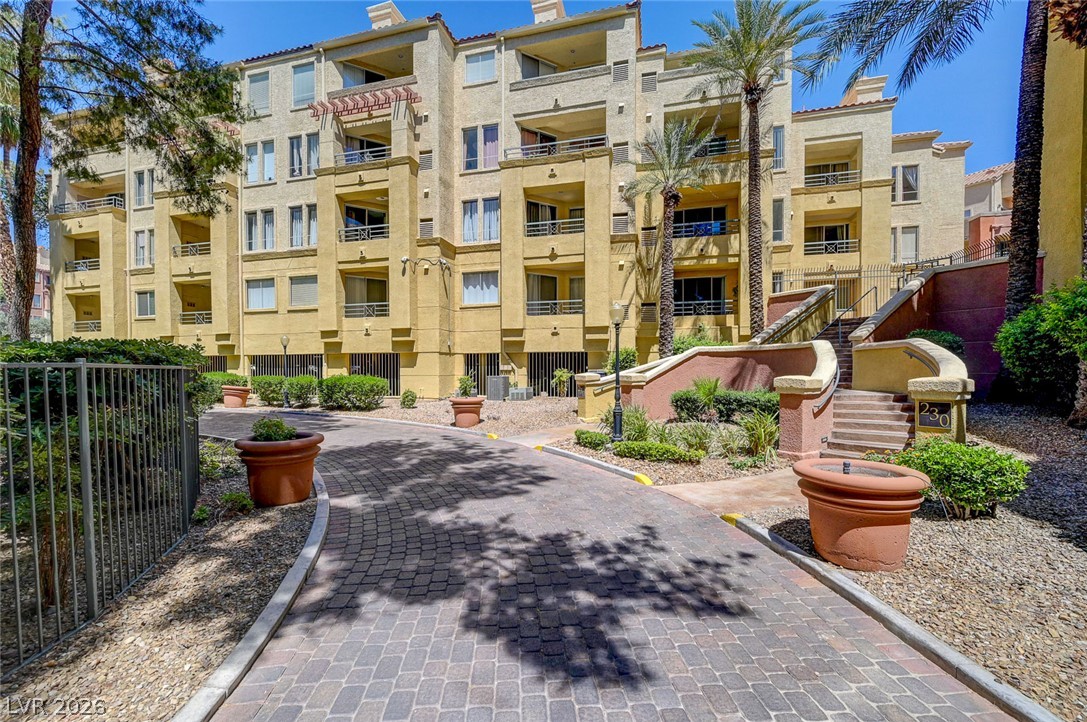 Photo 33 of 66, 230 E Flamingo Road #106