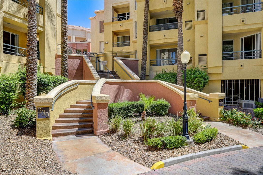 Photo 34 of 66, 230 E Flamingo Road #106