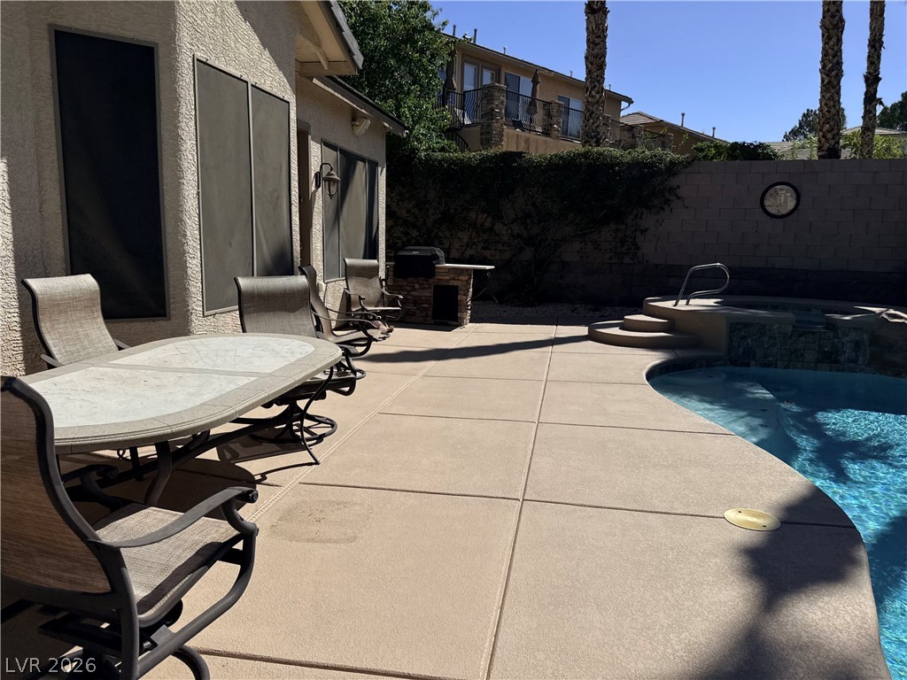 Photo 16 of 23, 2284 Moresca Avenue