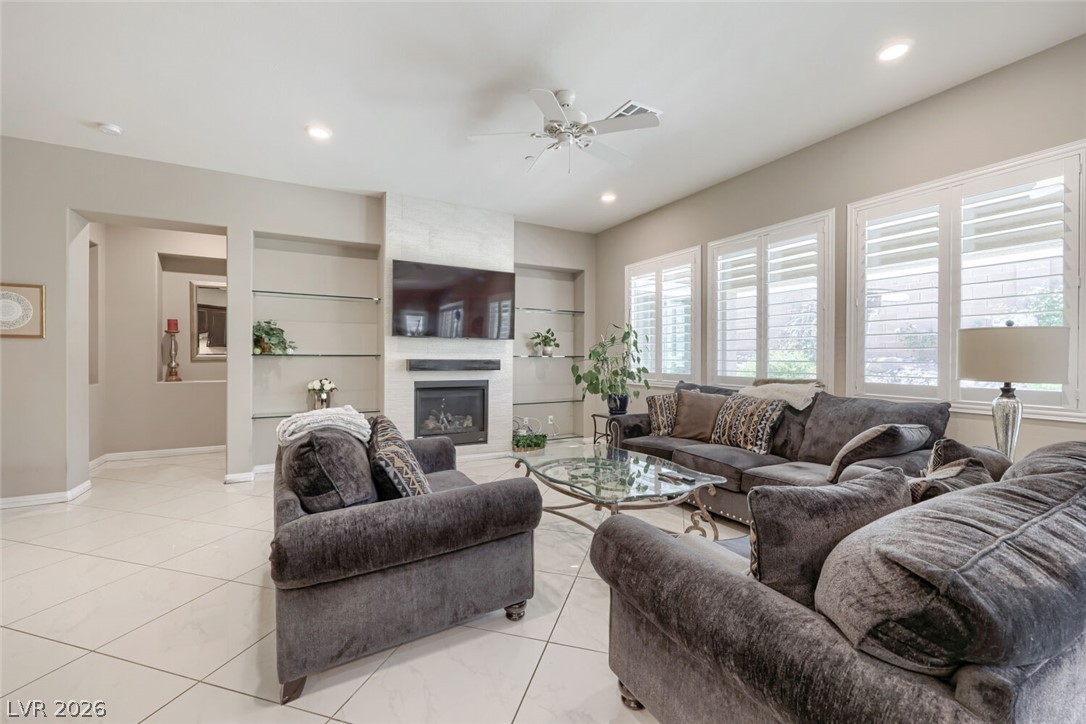 Photo 17 of 75, 3155 Dalmazia Avenue