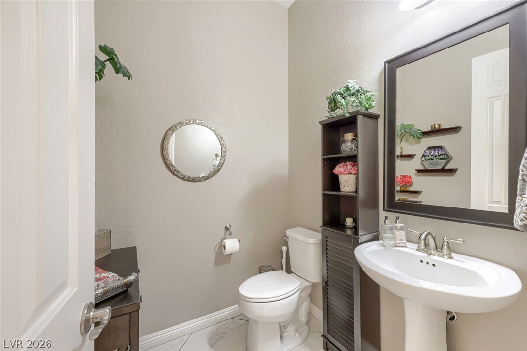 Photo 33 of 75, 3155 Dalmazia Avenue