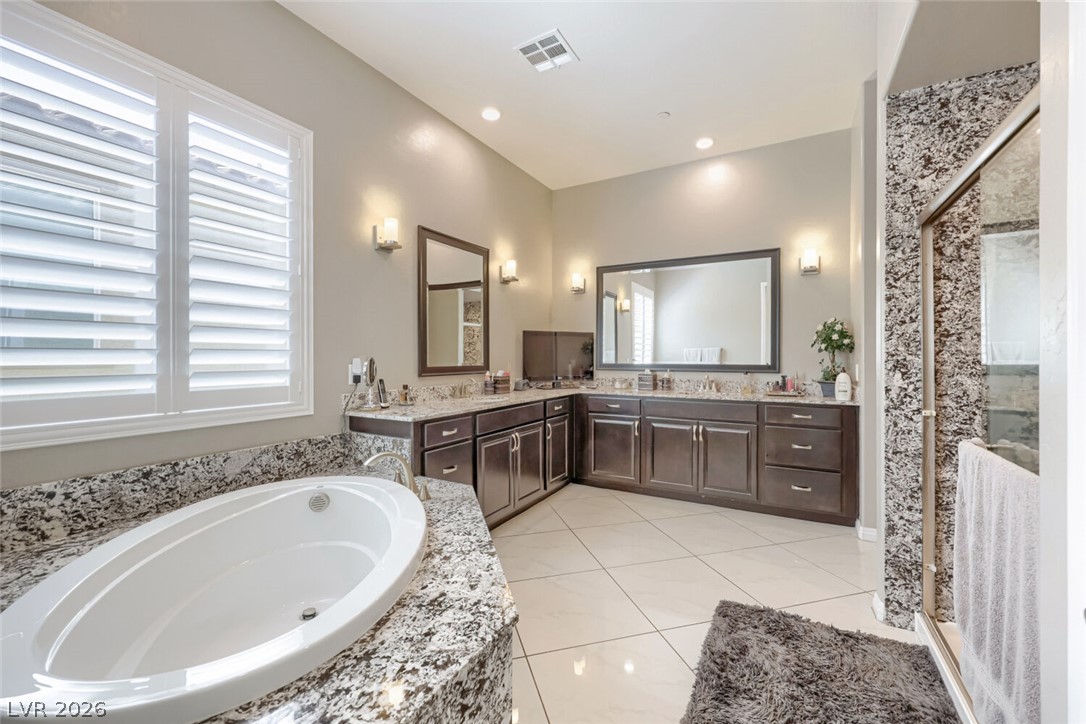 Photo 44 of 75, 3155 Dalmazia Avenue