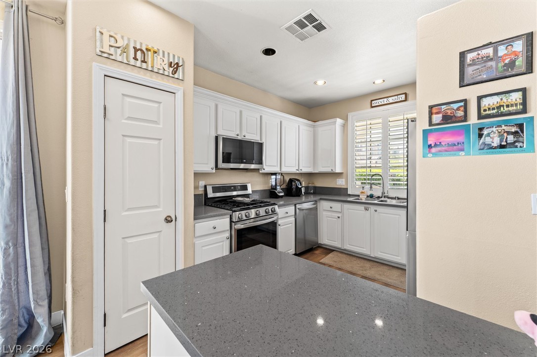 Photo 11 of 39, 8488 Ravencrest Street