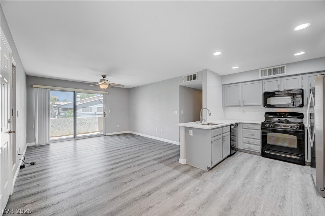 Photo 7 of 47, 3425 E RUSSELL Road #223