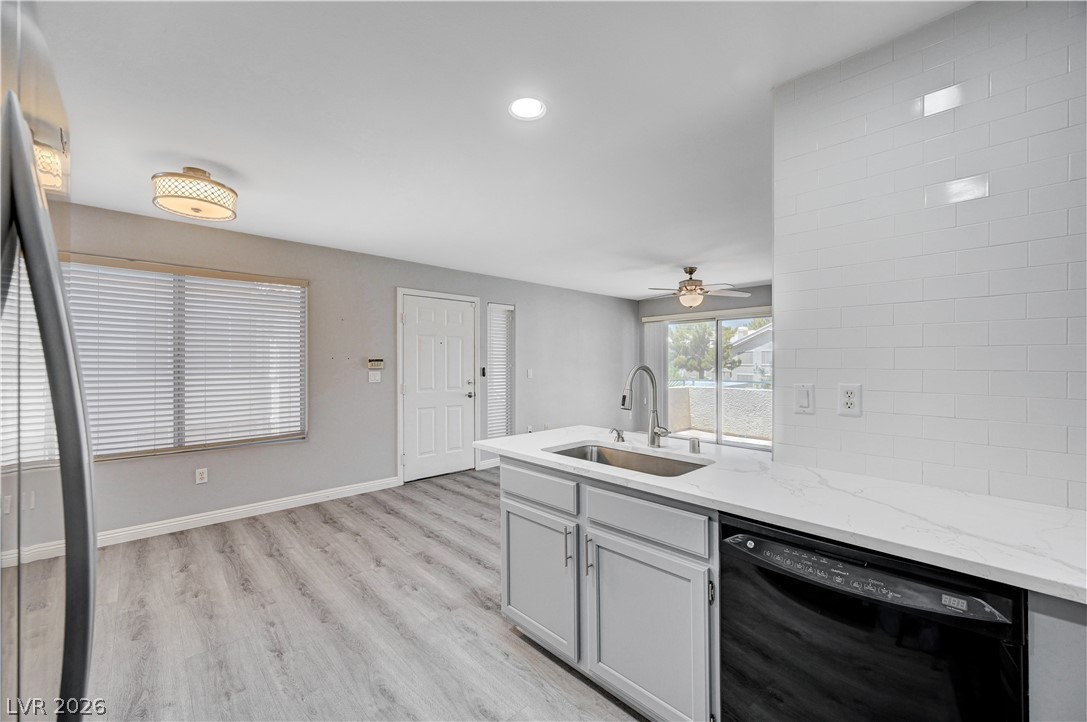 Photo 10 of 47, 3425 E RUSSELL Road #223