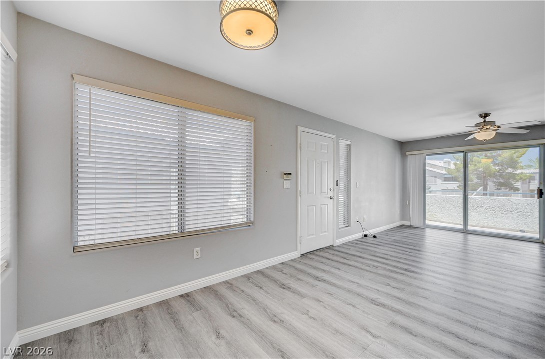 Photo 16 of 47, 3425 E RUSSELL Road #223