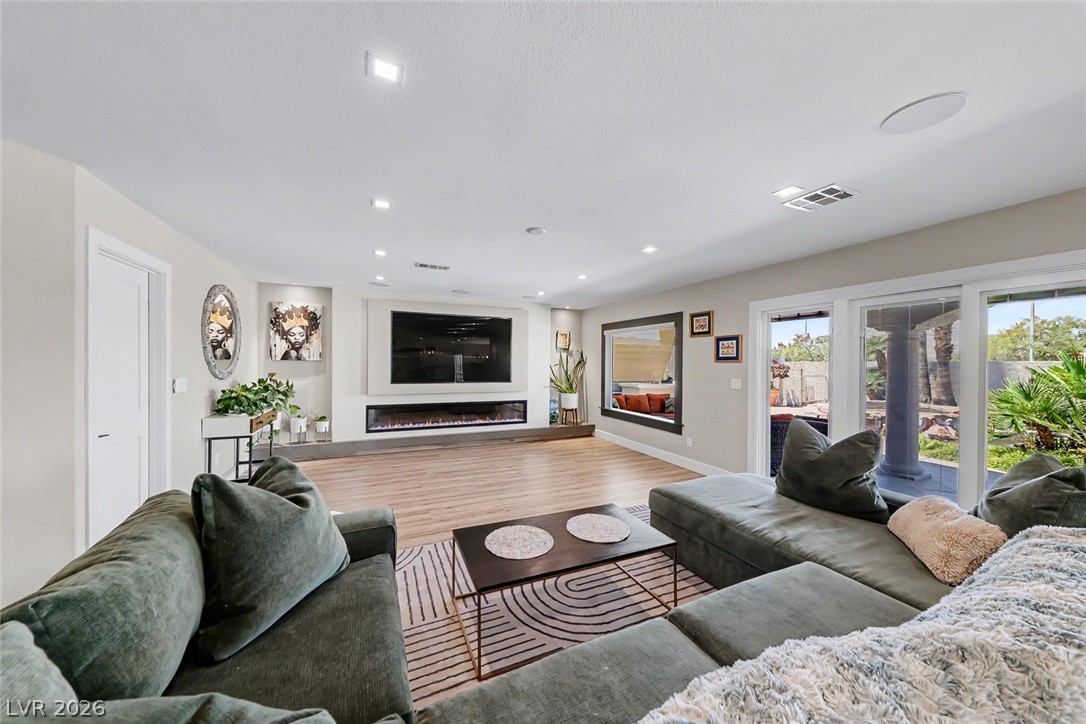 Photo 10 of 38, 8986 Sidebrook Court