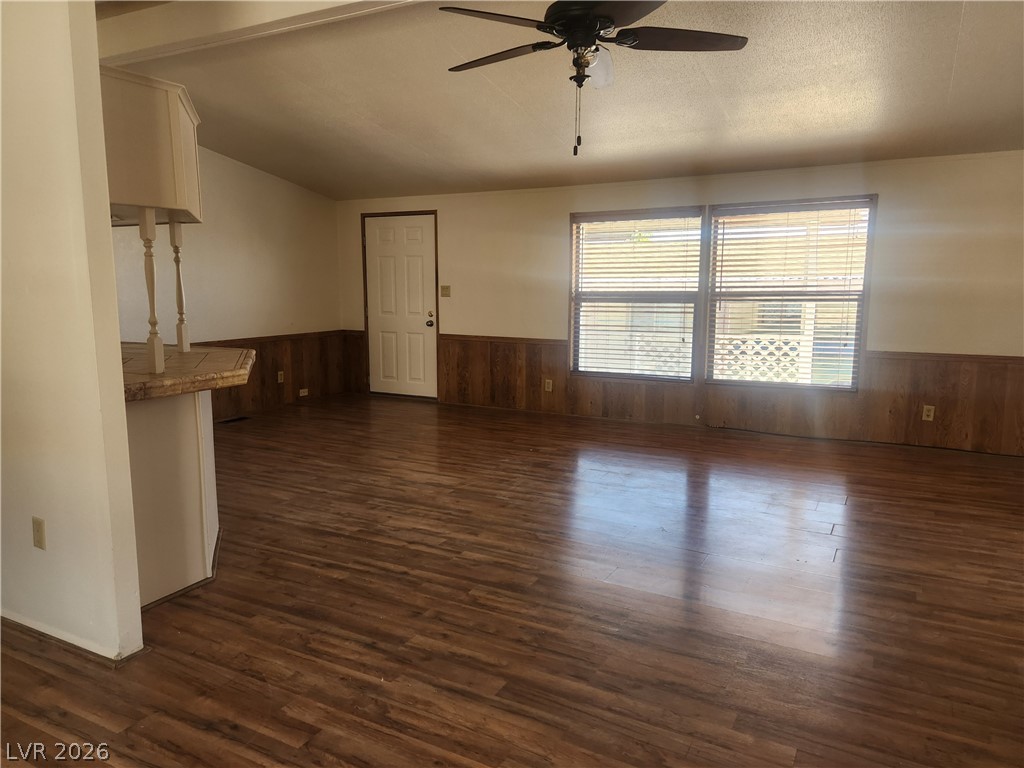 Photo 9 of 35, 3189 Del Monte Street