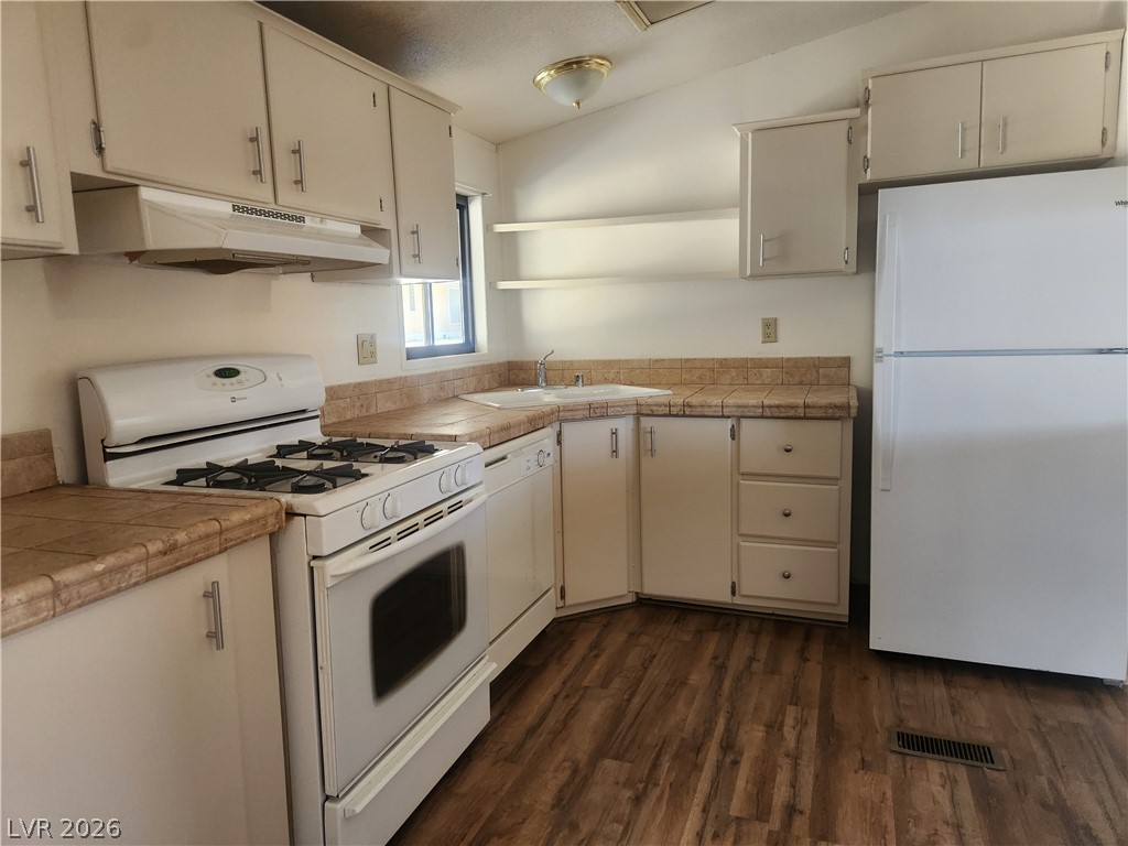 Photo 10 of 35, 3189 Del Monte Street