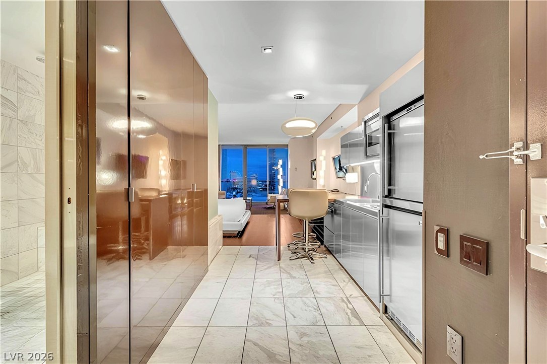 Photo 49 of 58, 4381 W Flamingo Road #1516