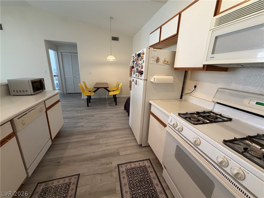 Photo 17 of 49, 4960 Harrison Drive #230