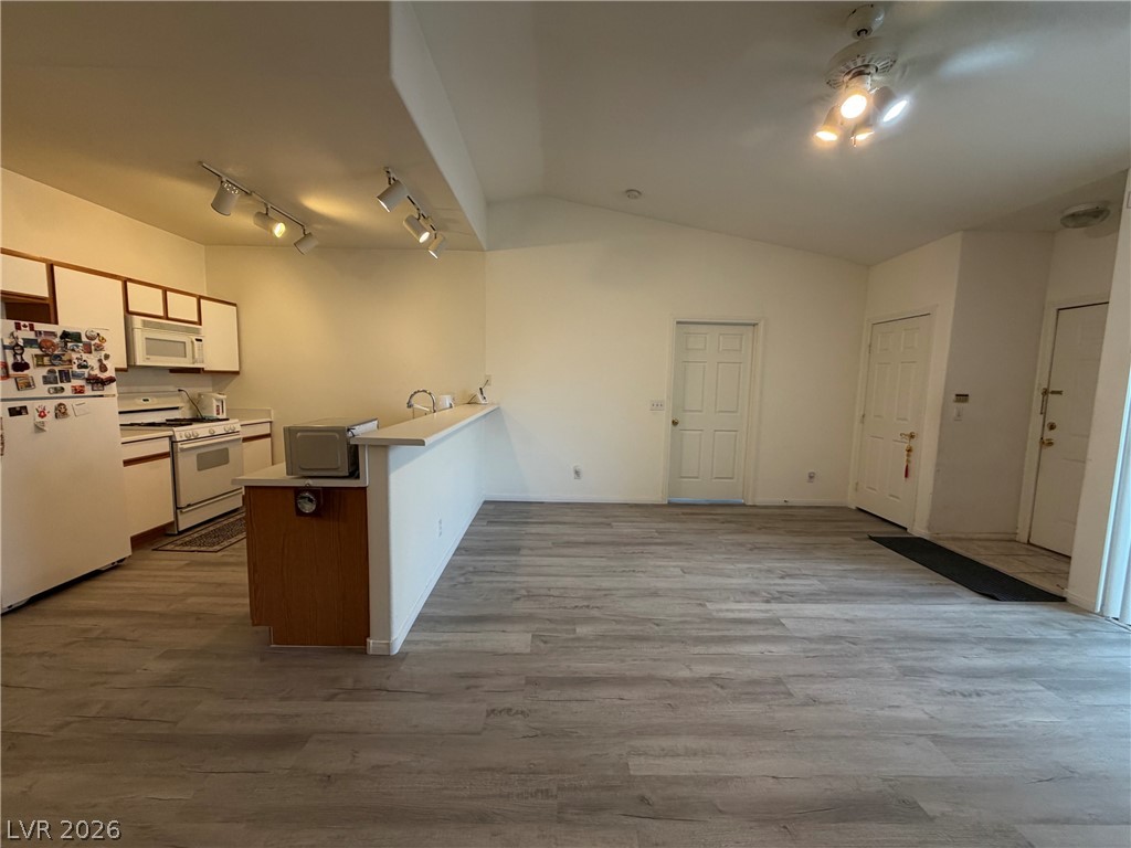 Photo 11 of 49, 4960 Harrison Drive #230