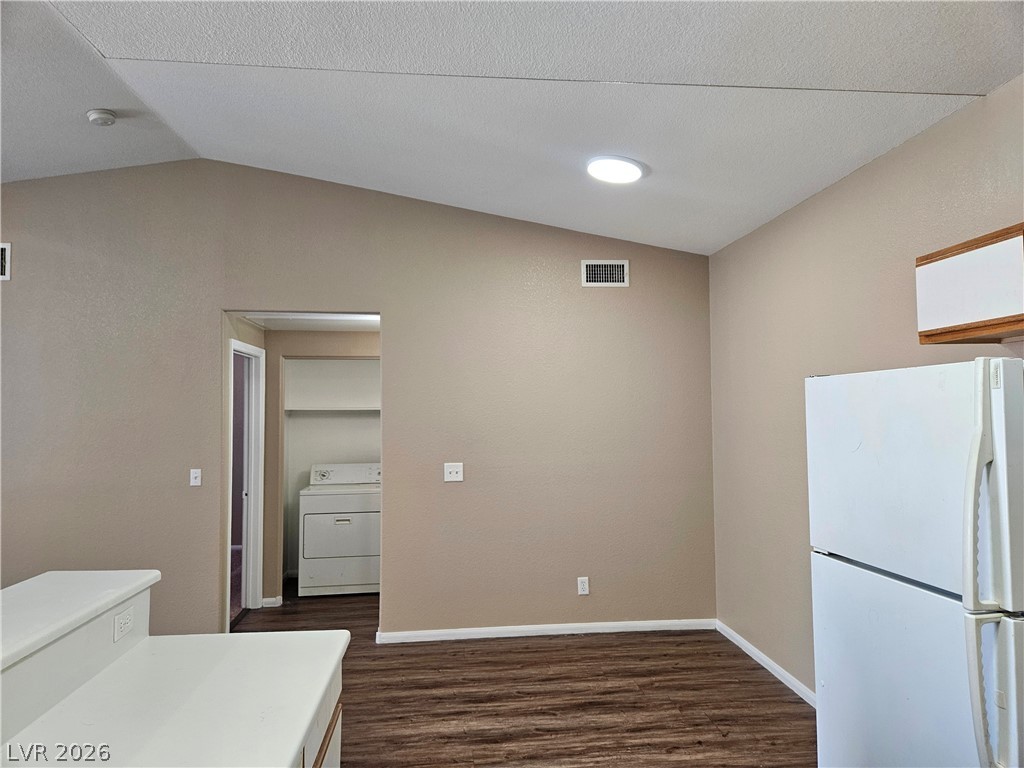 Photo 11 of 33, 4960 Harrison Drive #217