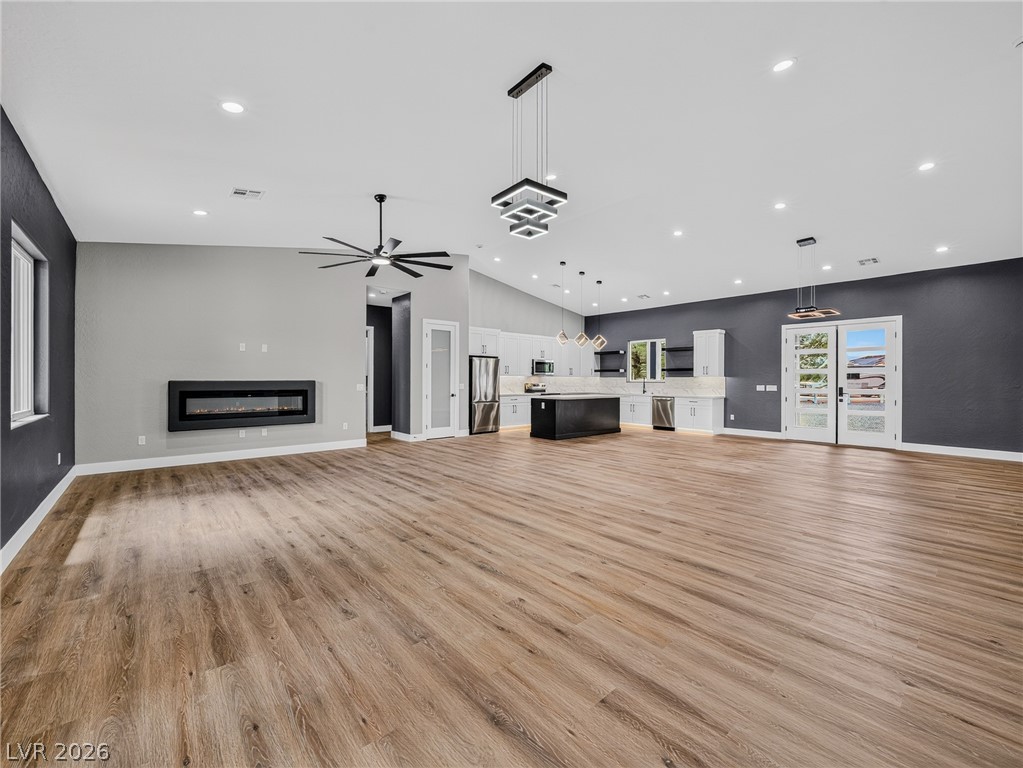 Photo 13 of 36, 1860 Doral Court