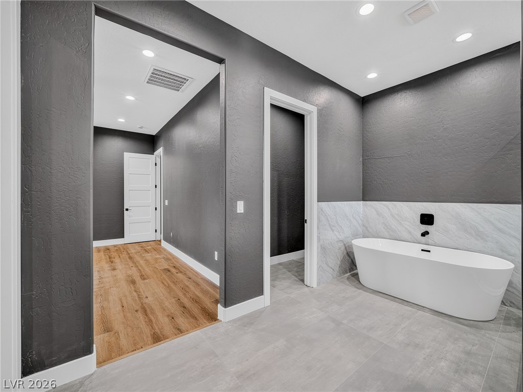 Photo 16 of 36, 1860 Doral Court