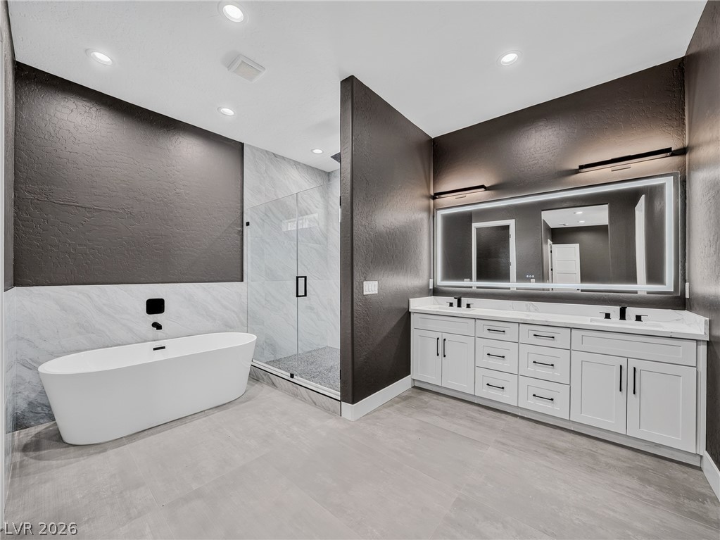 Photo 14 of 36, 1860 Doral Court