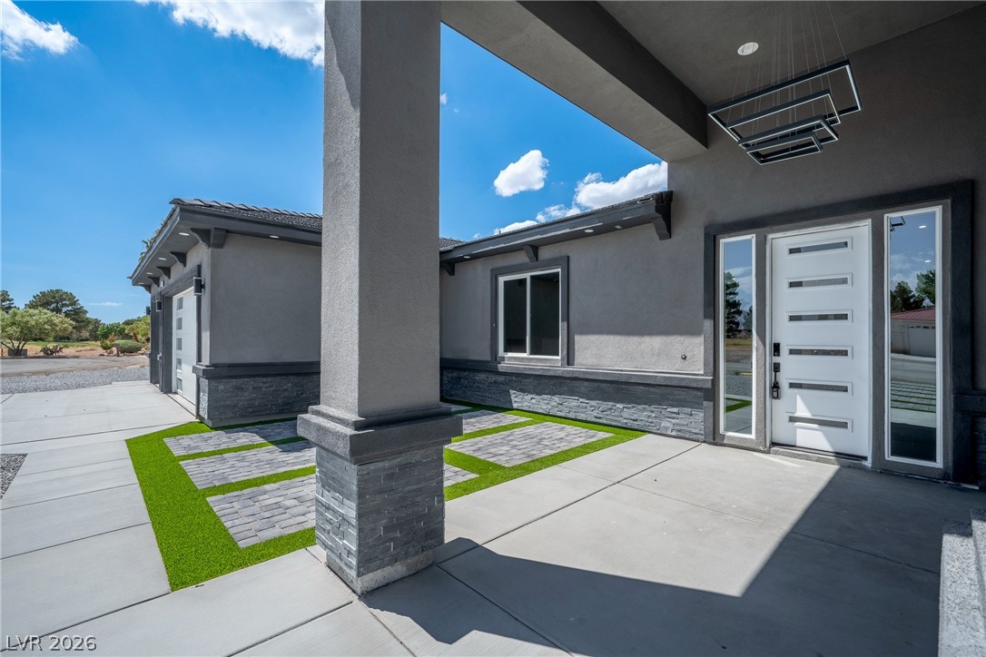 Photo 2 of 1860 Doral Court