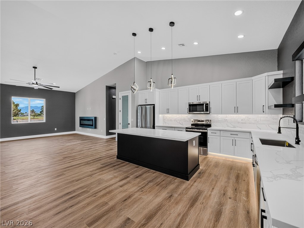 Photo 8 of 36, 1860 Doral Court