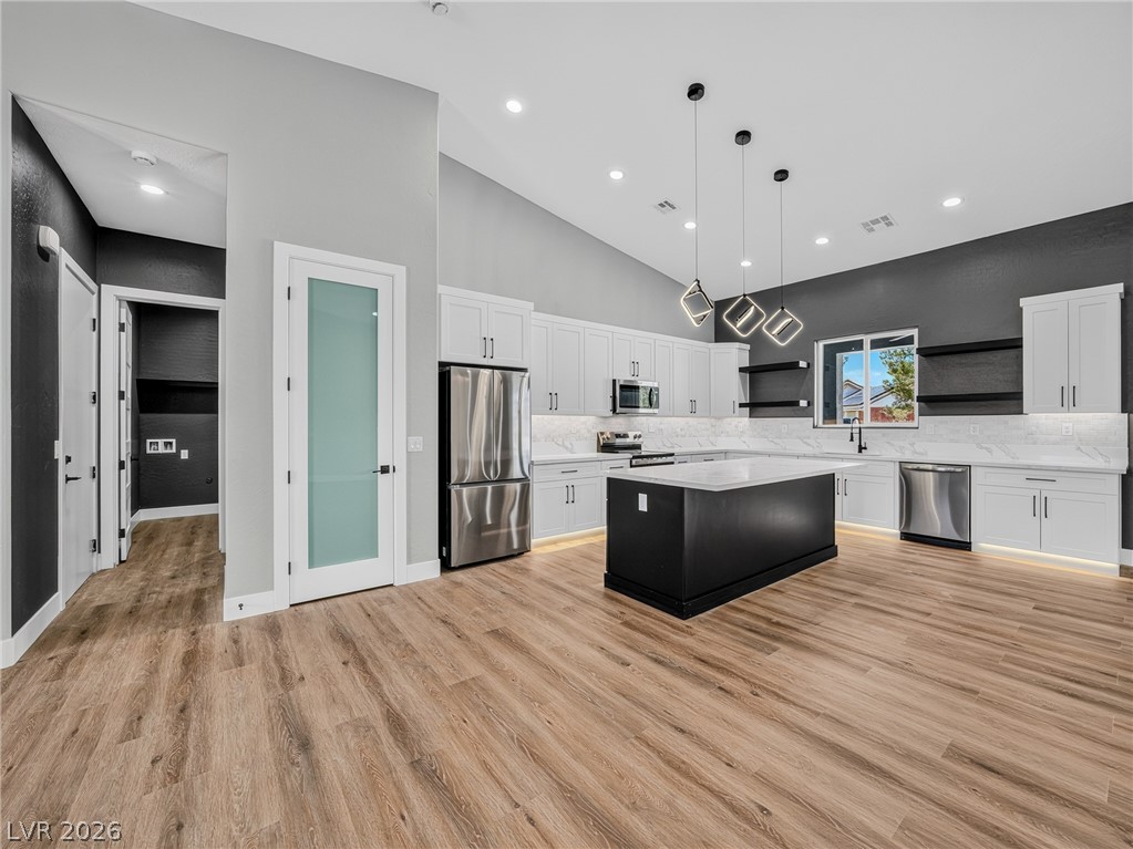 Photo 9 of 36, 1860 Doral Court