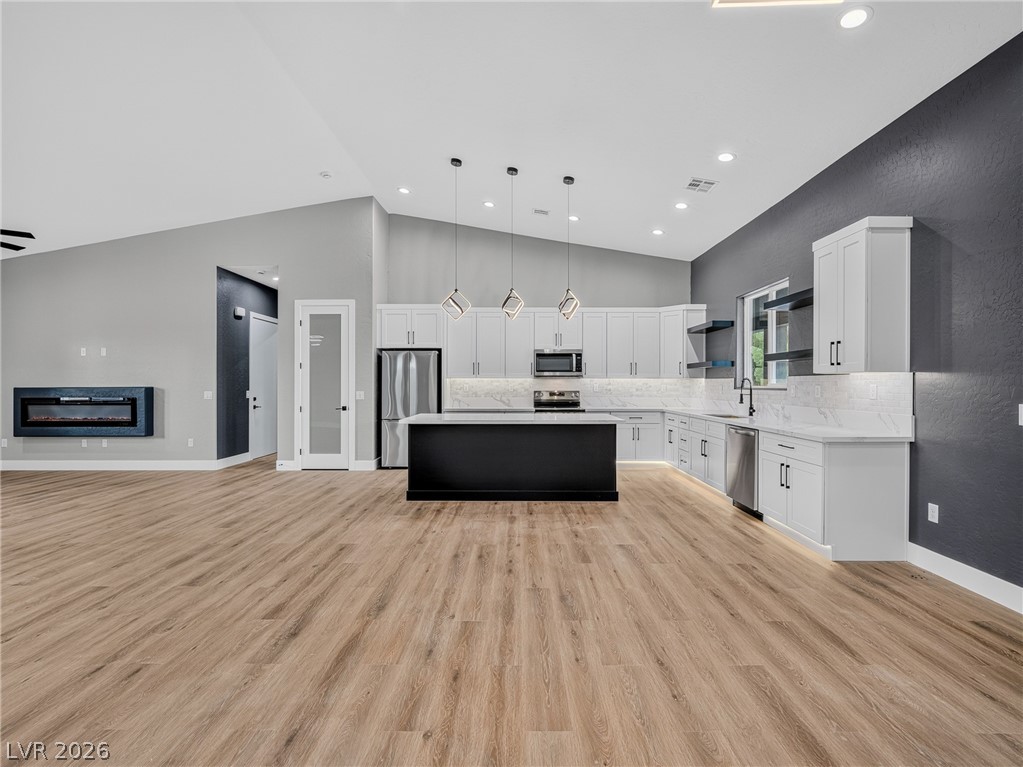 Photo 11 of 36, 1860 Doral Court