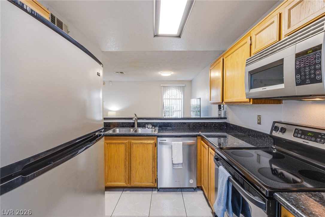 Photo 9 of 18, 1800 Edmond Street #130