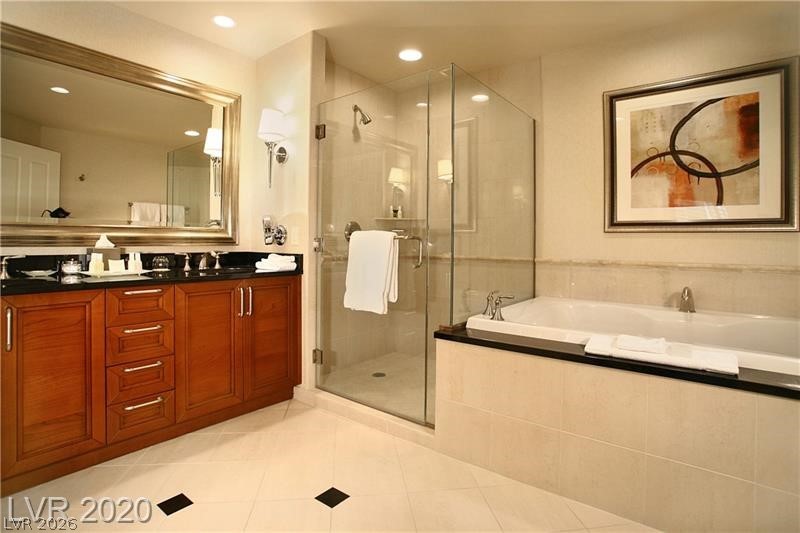 Photo 5 of 135 E Harmon #1804