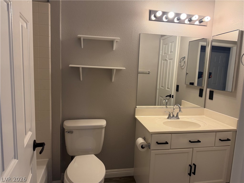 Photo 11 of 32, 300 Amber Pine Street #207