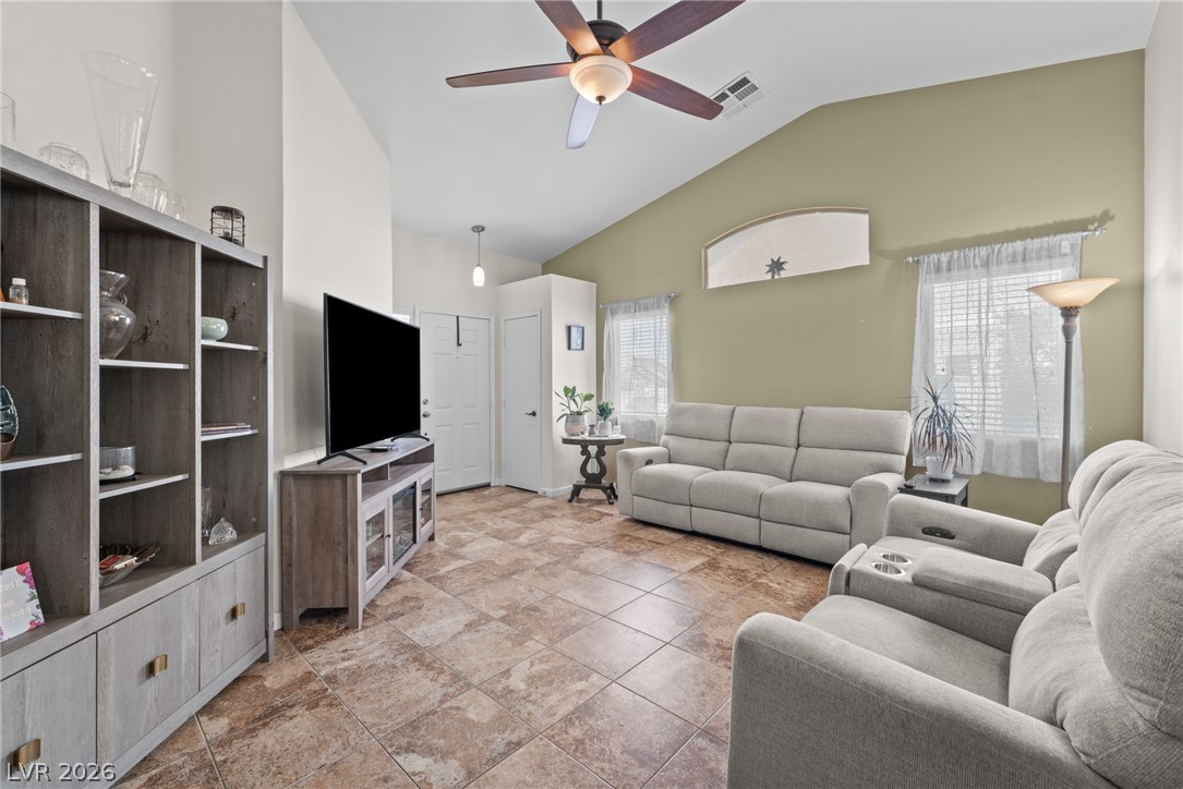 Photo 6 of 24, 823 Hunters Ridge Way