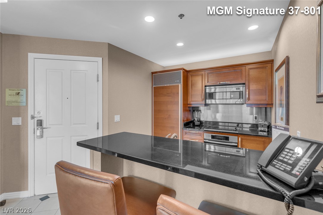 Photo 14 of 92, 125 E Harmon Avenue #3701&3703