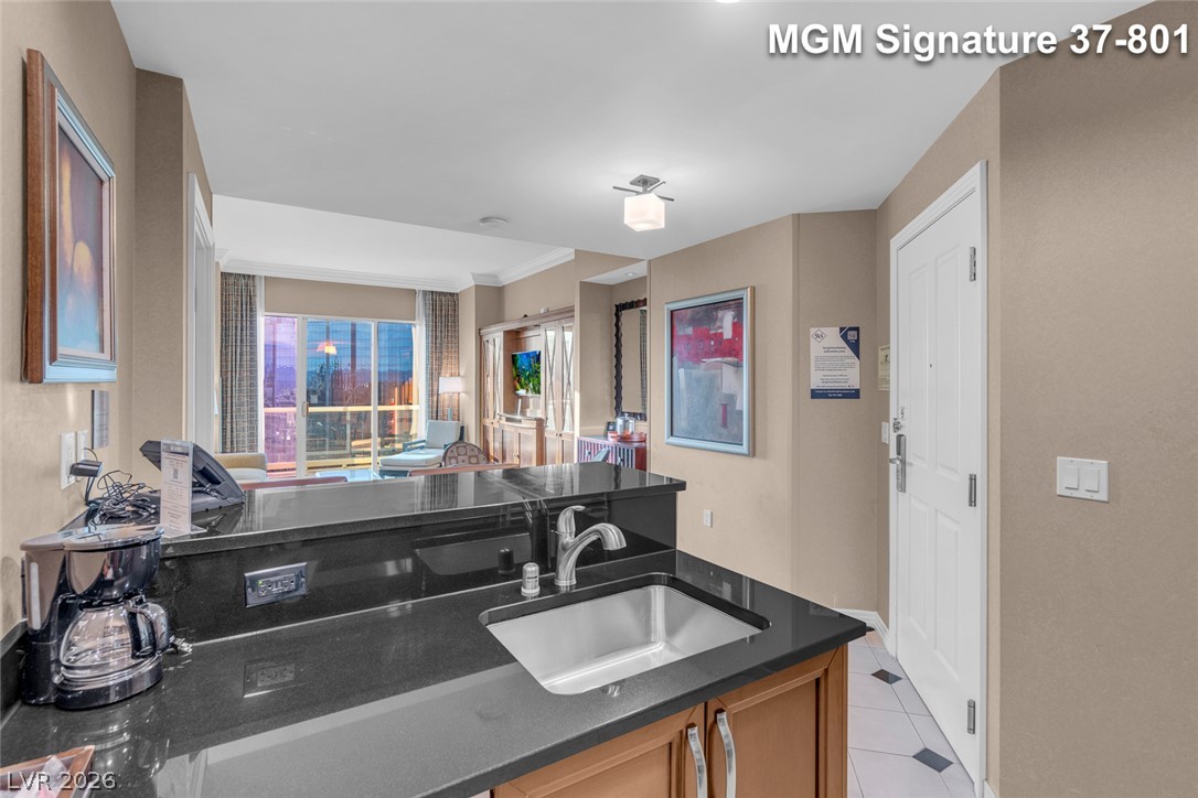Photo 17 of 92, 125 E Harmon Avenue #3701&3703