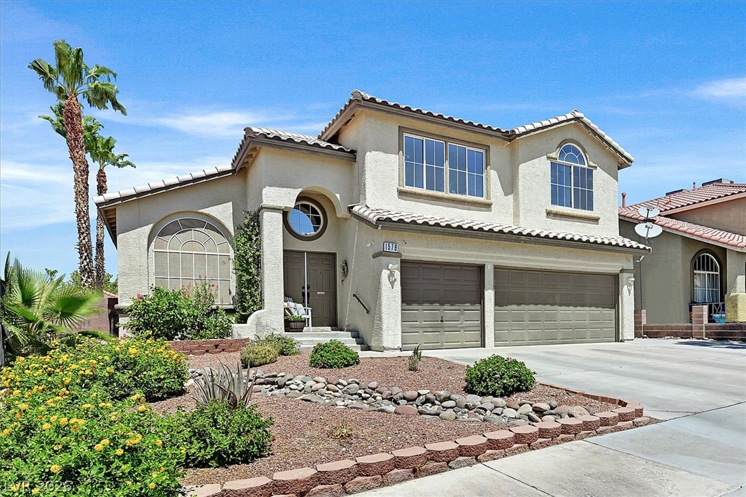 Photo 2 of 1579 Tangerine Rose Drive