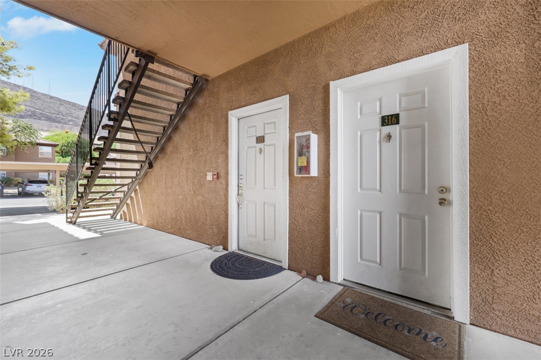 Photo 6 of 21, 231 W Horizon Ridge Parkway #316