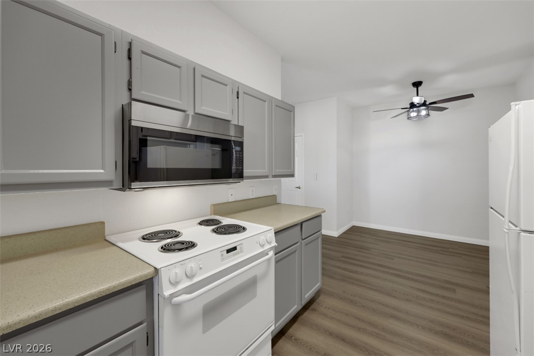 Photo 9 of 21, 231 W Horizon Ridge Parkway #316