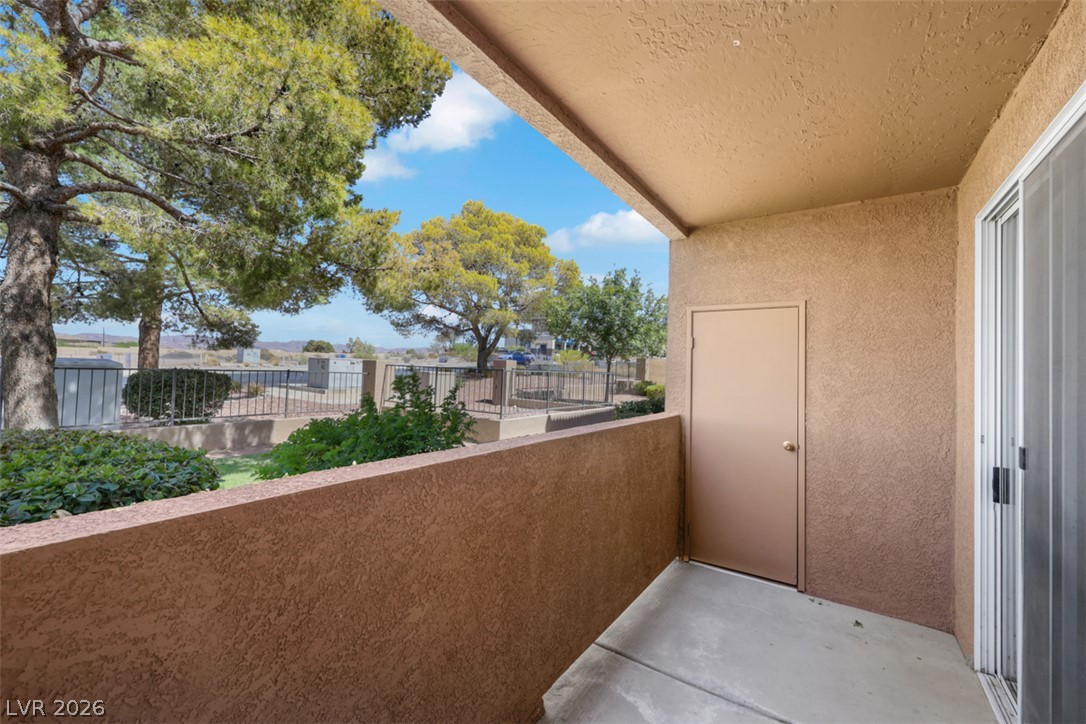 Photo 19 of 21, 231 W Horizon Ridge Parkway #316