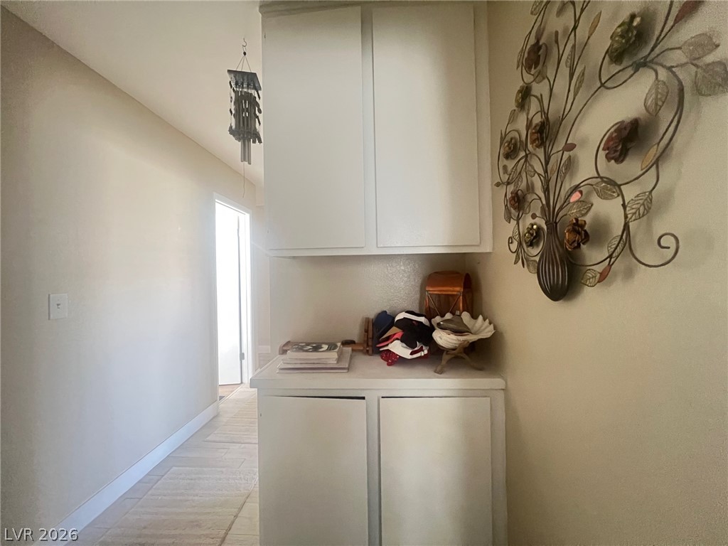Photo 11 of 23, 4194 Greenpoint Street