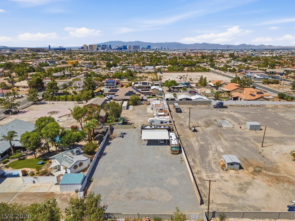 Photo 4 of 7996 La Cienega Street