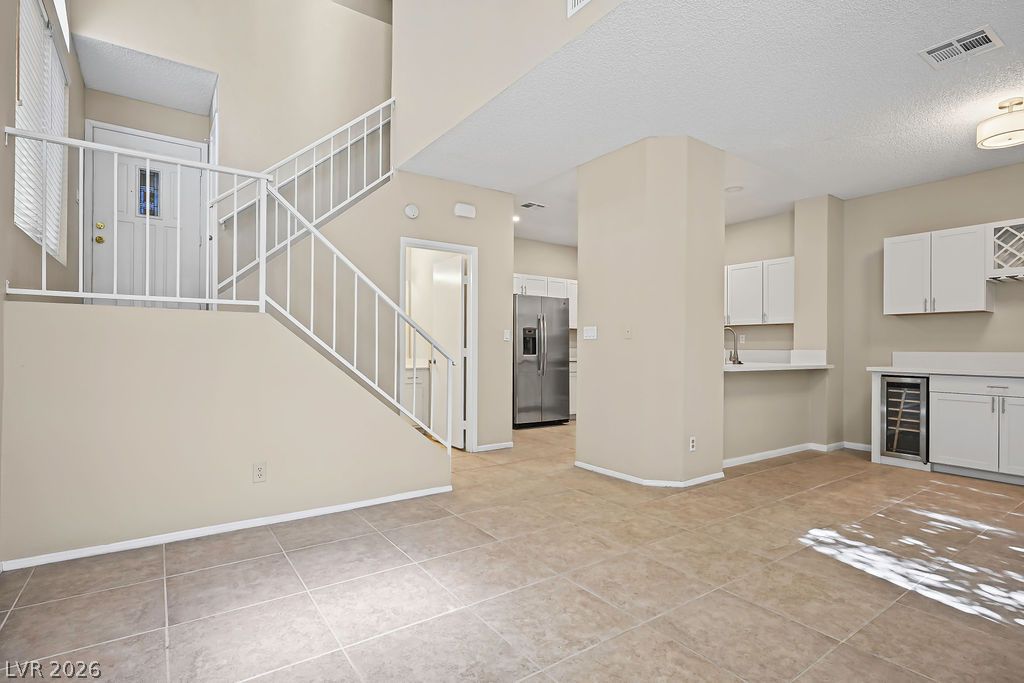 Photo 6 of 32, 1716 Comstock Drive