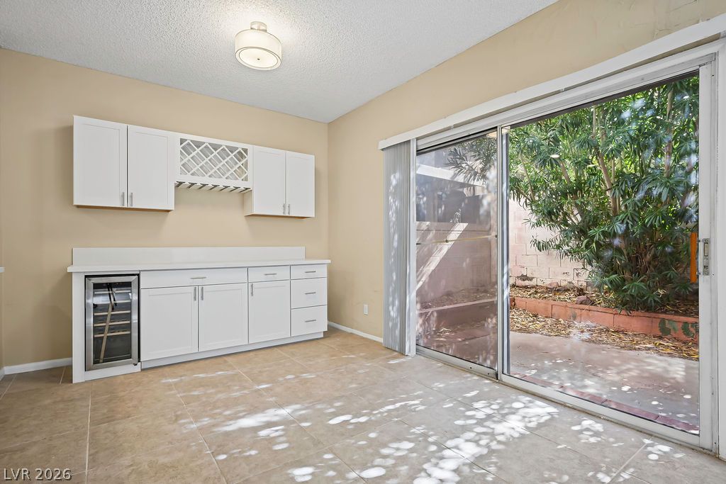 Photo 8 of 32, 1716 Comstock Drive