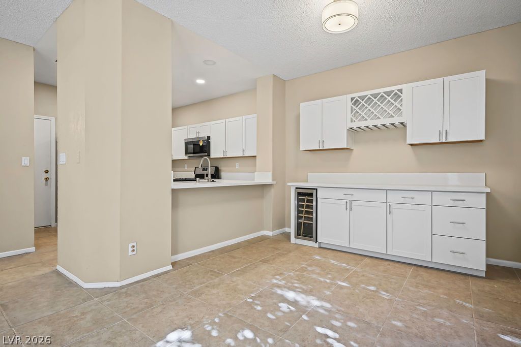 Photo 9 of 32, 1716 Comstock Drive