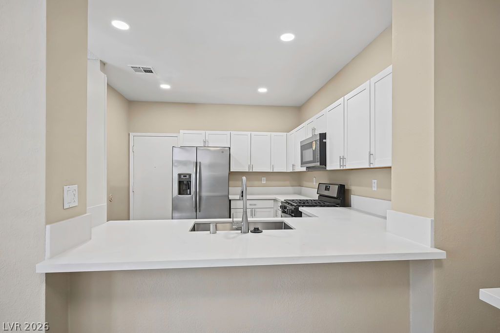 Photo 10 of 32, 1716 Comstock Drive