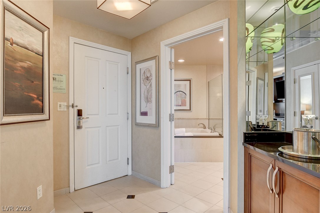 Photo 18 of 43, 145 E Harmon Avenue #1419