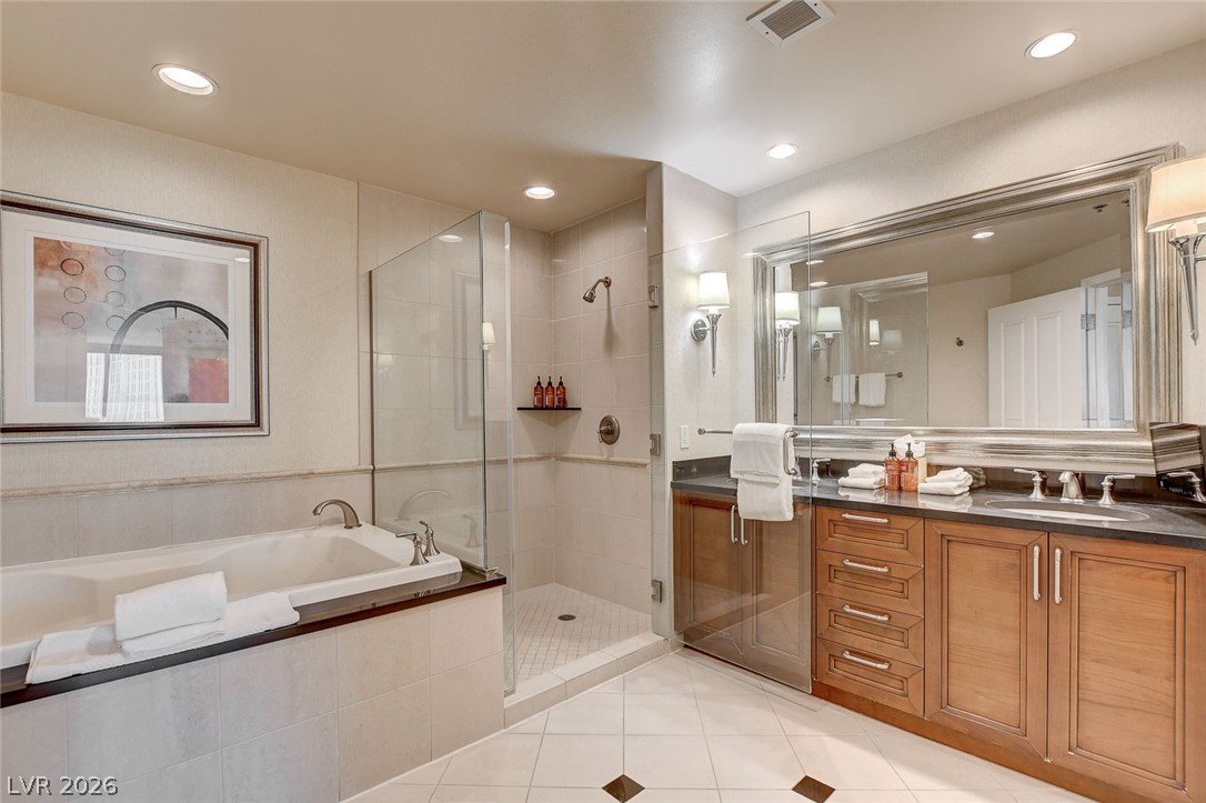 Photo 23 of 43, 145 E Harmon Avenue #1419